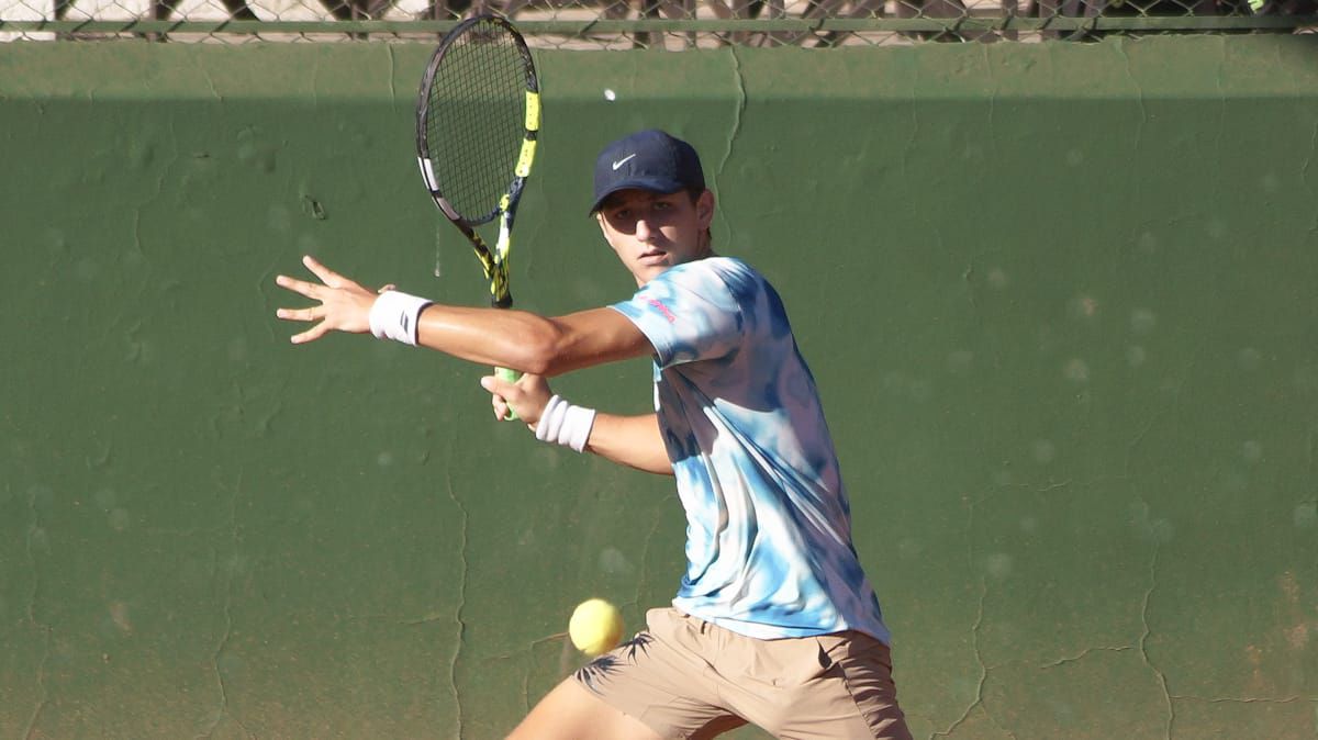 Augusto Lucarelli fue el campeón del Nacional de menores Sub 18 en el Mendoza Tenis Club (Diario UNO/Nicolás Ríos) Augusto Lucarelli fue el campeón del Nacional de menores Sub 18 en el Mendoza Tenis Club (Diario UNO/Nicolás Ríos)