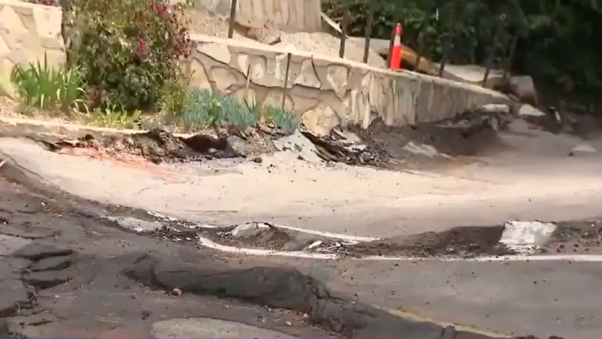El desprendimiento de tierras ha afectado a las casas de la calle Dauntless, en la comunidad Portuguese Bend de Rancho Palos Verdes en California. Crédito: Getty Images.