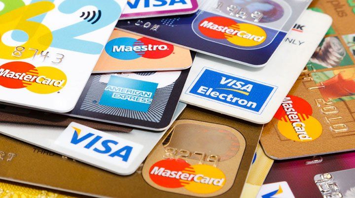 El uso de tarjetas de crédito en algunos sectores comerciales fue analizado en Diputados.