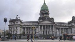Coronavirus en Argentina: proyecto en el Congreso para que los funcionarios tengan un tope salarial de $168.750