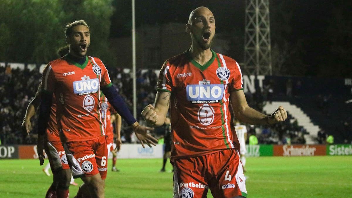 Jorge Scolari gritó con el alma el gol de la Lepra ante All Boys.