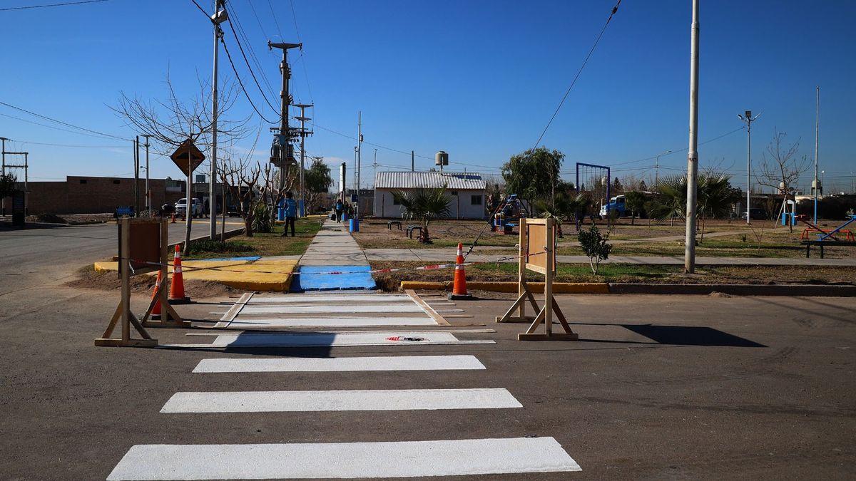 El programa Senda Segura comenzó a implementarse con alumnos de escuelas para concientizar a todos sobre las precauciones en el tránsito. El programa Senda Segura comenzó a implementarse con alumnos de escuelas para concientizar a todos sobre las precauciones en el tránsito.
