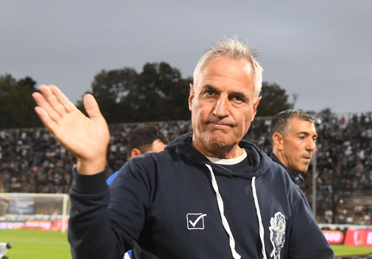 Madelón se sumó a la lista de entrenadores que dejaron su cargo.