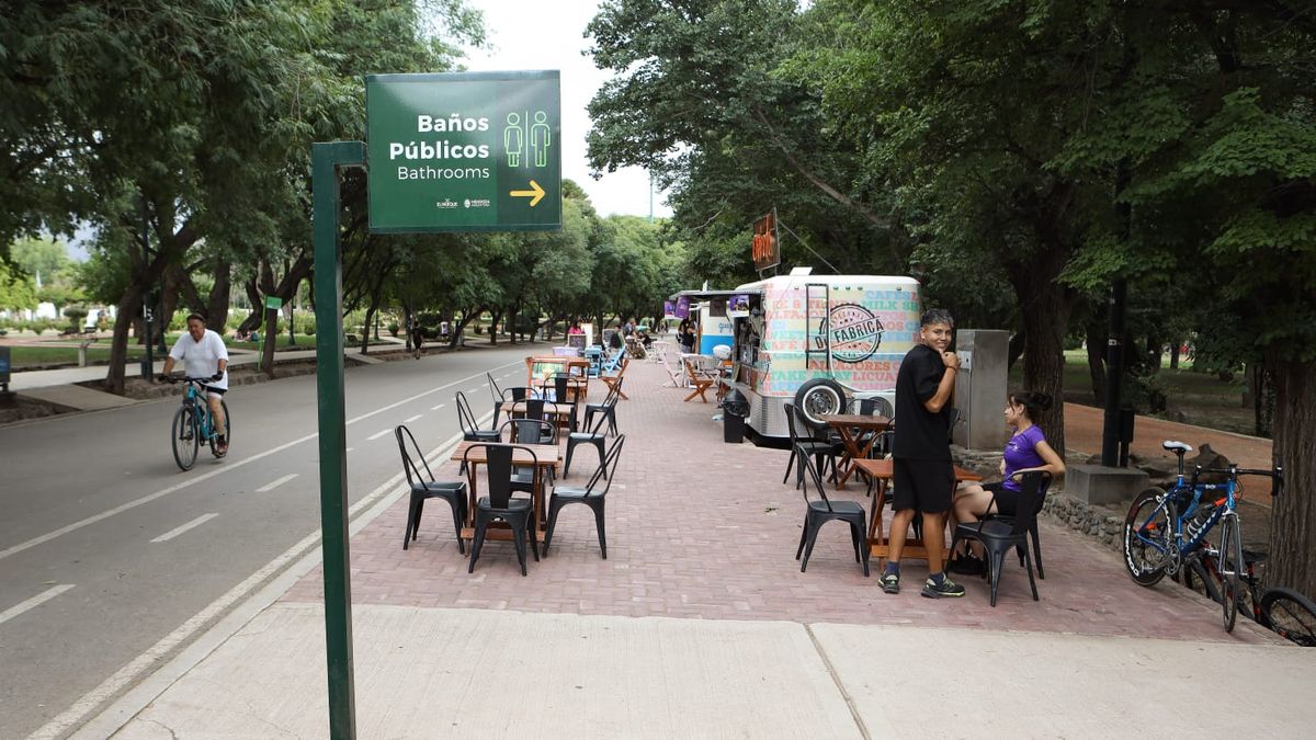Baños públicos en el Parque General San Martín: qué se exige a viejos y nuevos restaurantes