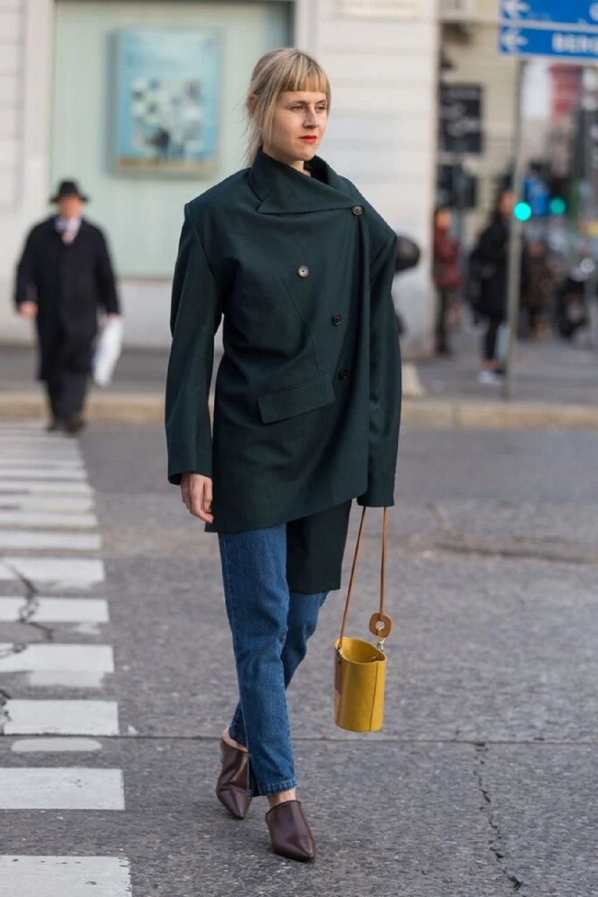 Estos zapatos pueden combinar con faldas, jeans o pantalones sastreros.