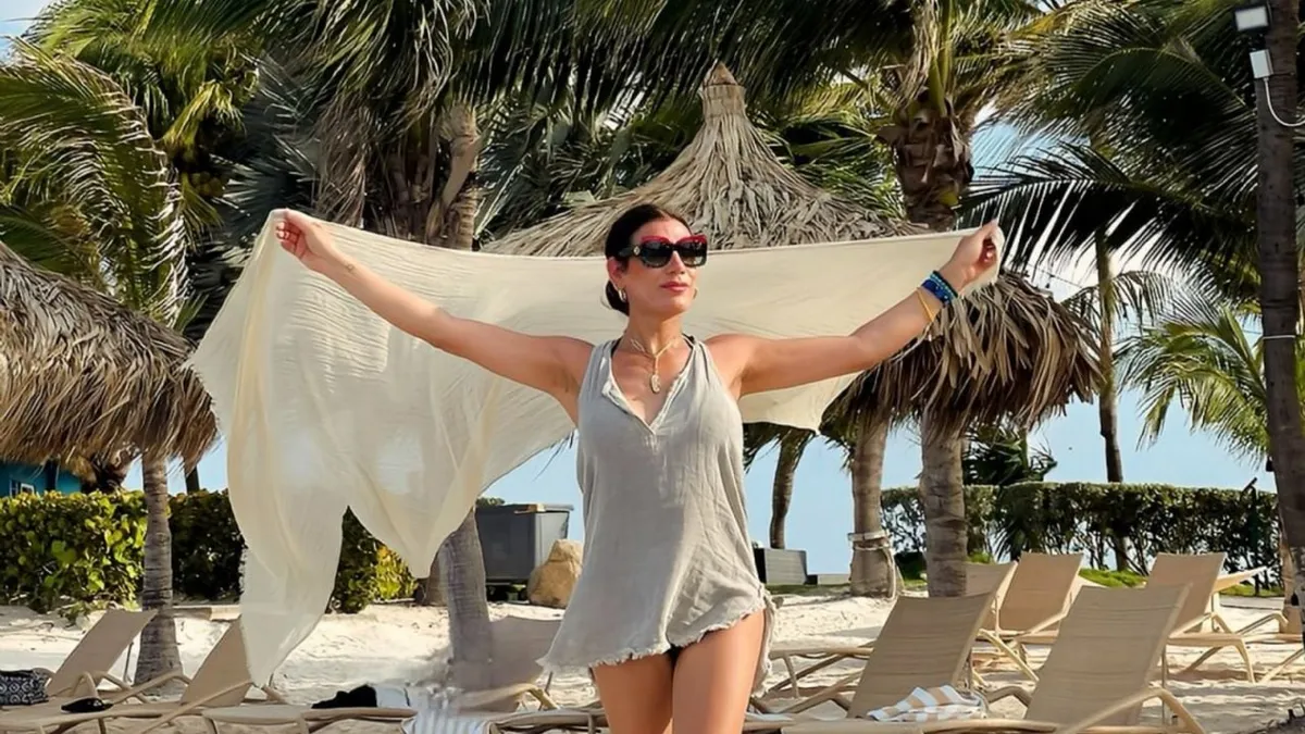 Desde Mar de las Pampas, Florencia de la V confirma que es la reina de la mini cinturón junto a su hija Isabella