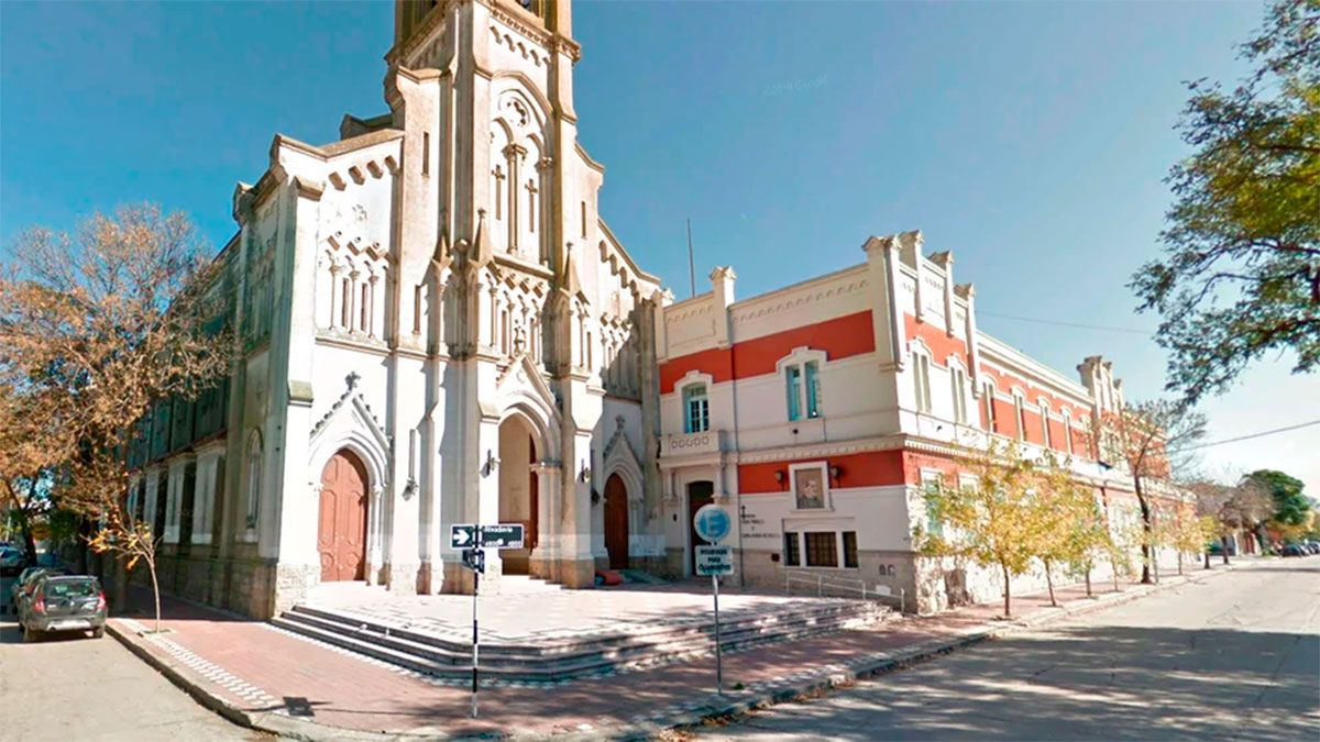 El padre de la alumna dirigió sus acusaciones contra las autoridades del Instituto Don Bosco de Mar del Plata.