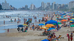 Vendedores violentos. En Brasil un turista reclamó por el exorbitante precio de un choclo y lo molieron a palos.&nbsp;