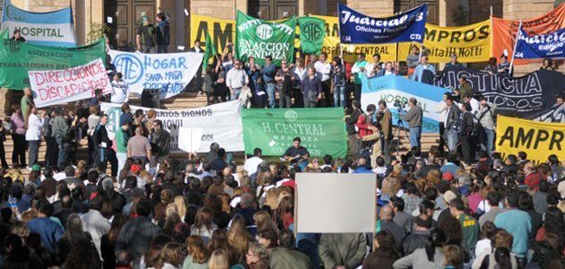 Tras la negativa a otra oferta salarial para la Salud, los gremios salieron a pedir sentarse con Francisco Pérez