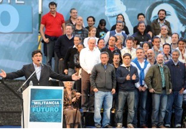 Finalizó el plenario kirchnerista con arengas a interpelar a cuánto candidato aparezca
