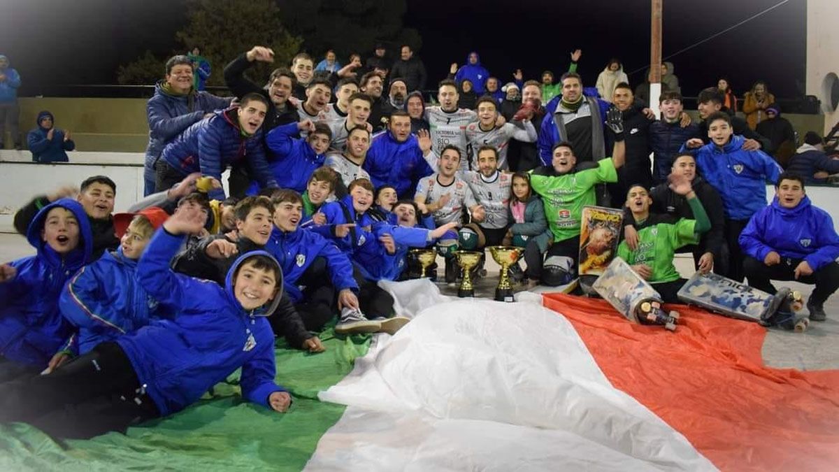 Casa de Italia viene de consagrarse campeón del torneo Apertura de hockey sobre patines.