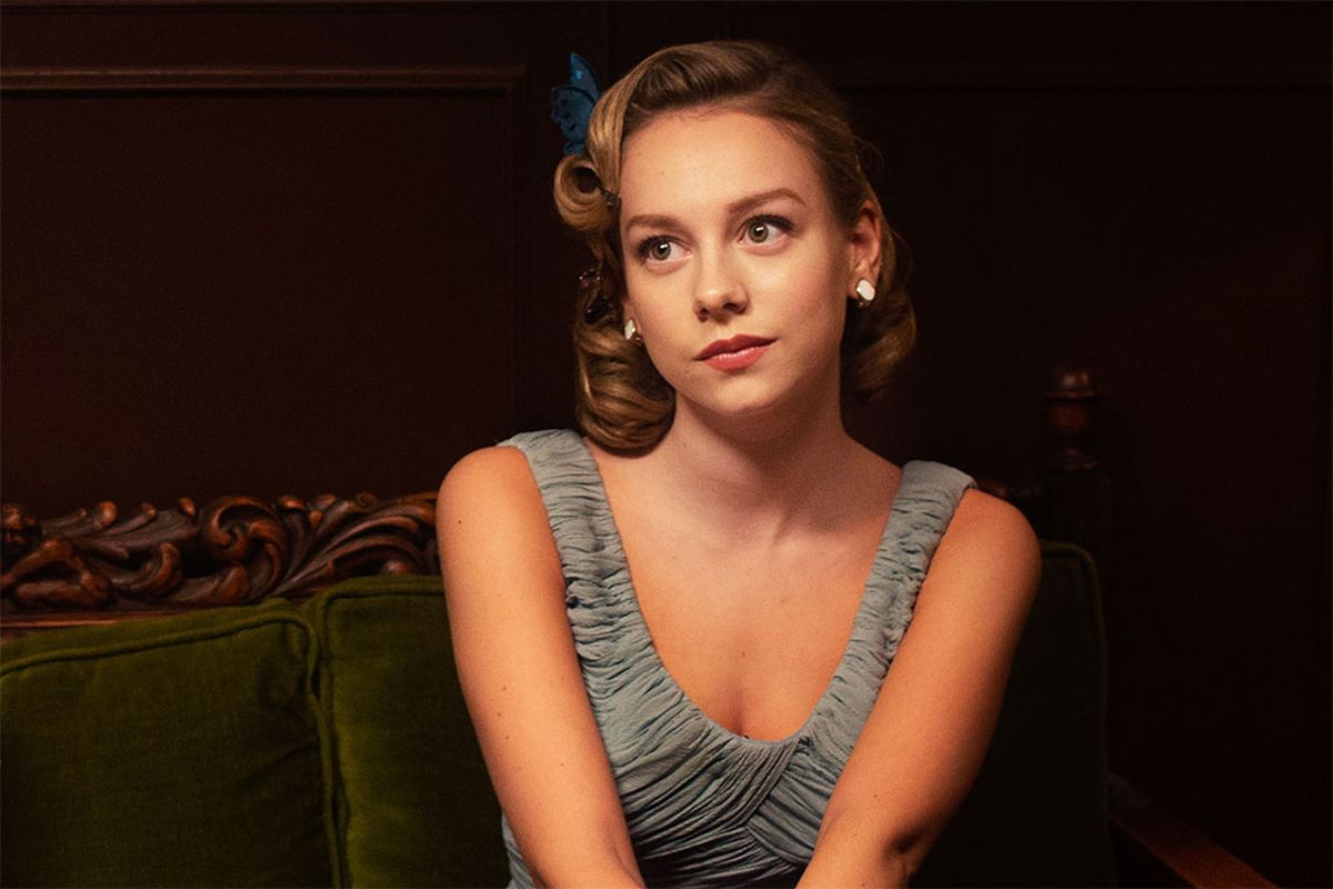 Ester Expósito cautiva a todo el público en Alguien tiene que morir, serie de Netflix.