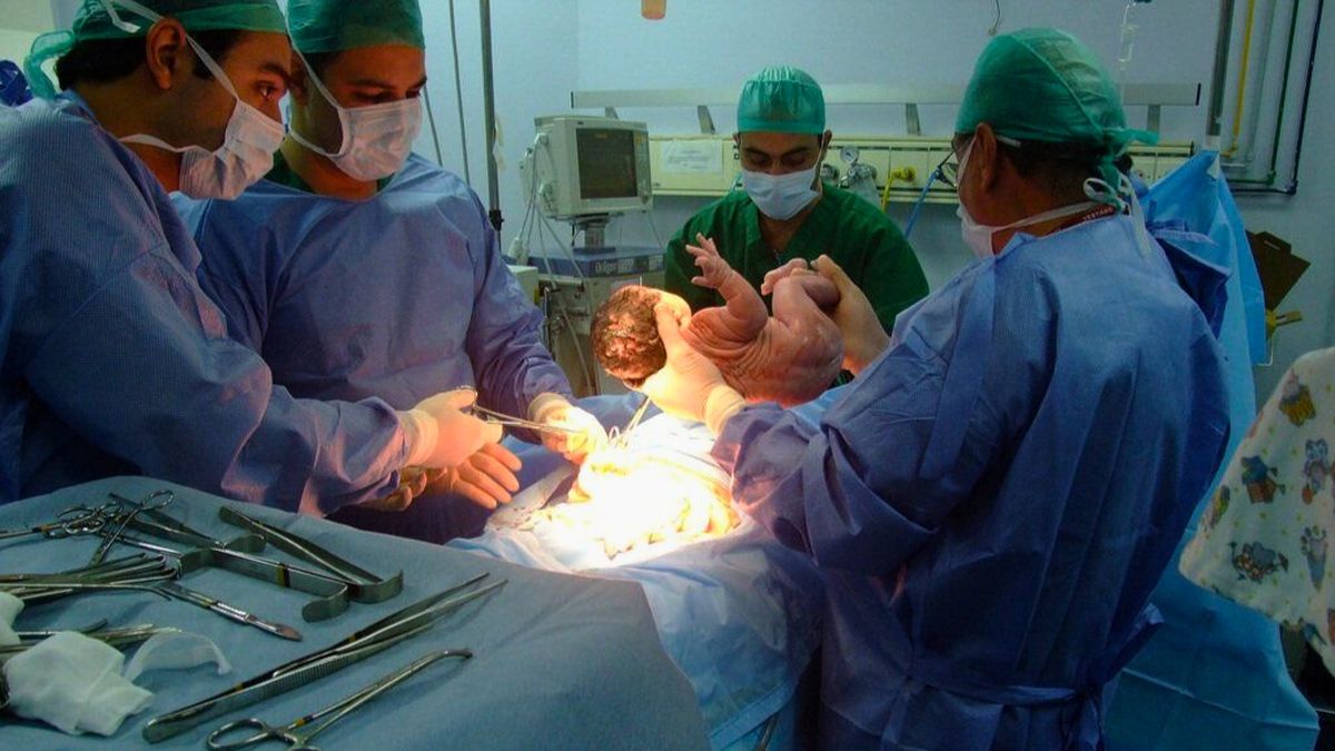 Médicos obstetras cuestionaron el plan oficial sobre parto por cesárea y reclamaron ser convocados