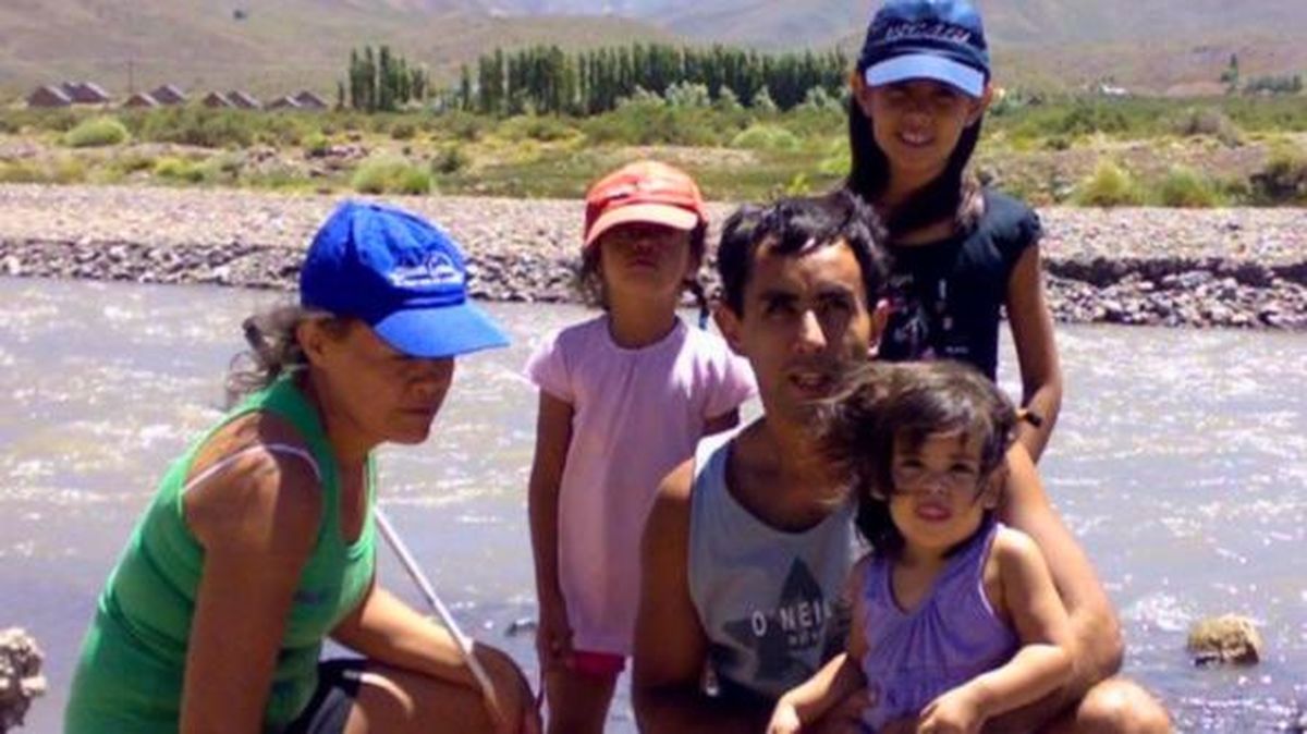 Una imagen de 2010 y toda la familia disfrutando del paisaje mendocino. Una imagen de 2010 y toda la familia disfrutando del paisaje mendocino.