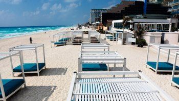 Cancún, el destino turístico que cumple 50 años en medio de la mayor crisis de su historia