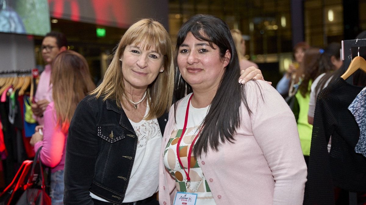 Silvia Nodari y Karin Castro posaron para los sociales de diario UNO. Silvia Nodari y Karin Castro posaron para los sociales de diario UNO.