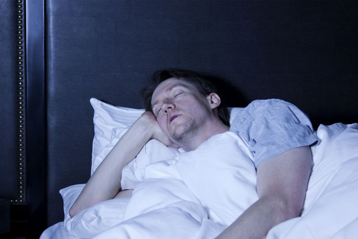 Ventajas y desventajas de dormir con la televisión encendida por las noches Ventajas y desventajas de dormir con la televisión encendida por las noches