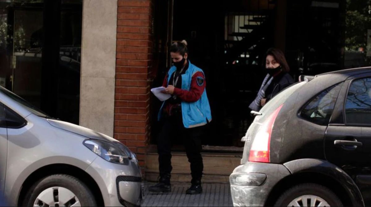 Los investigadores del femicidio seguido de suicidio ocurrido en el barrio de Colegiales creen que los motivos tienen que ver con una enfermedad de la mujer y una estafa sufrida por la pareja