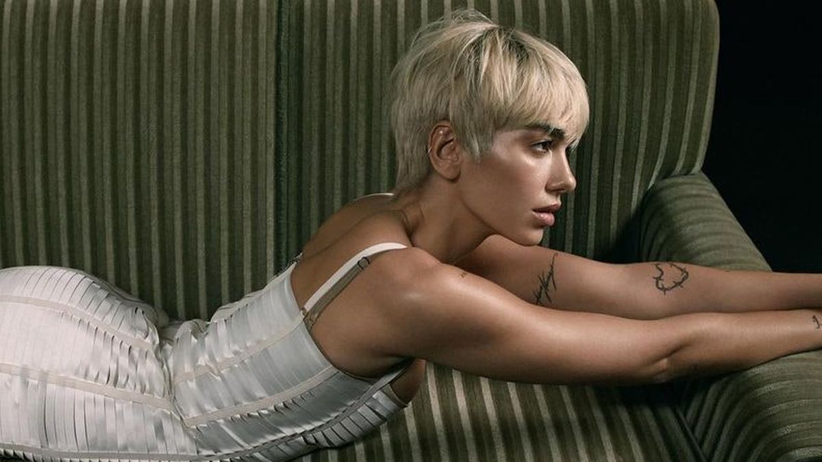 Dua Lipa eligió el corte tazón o bowl cut