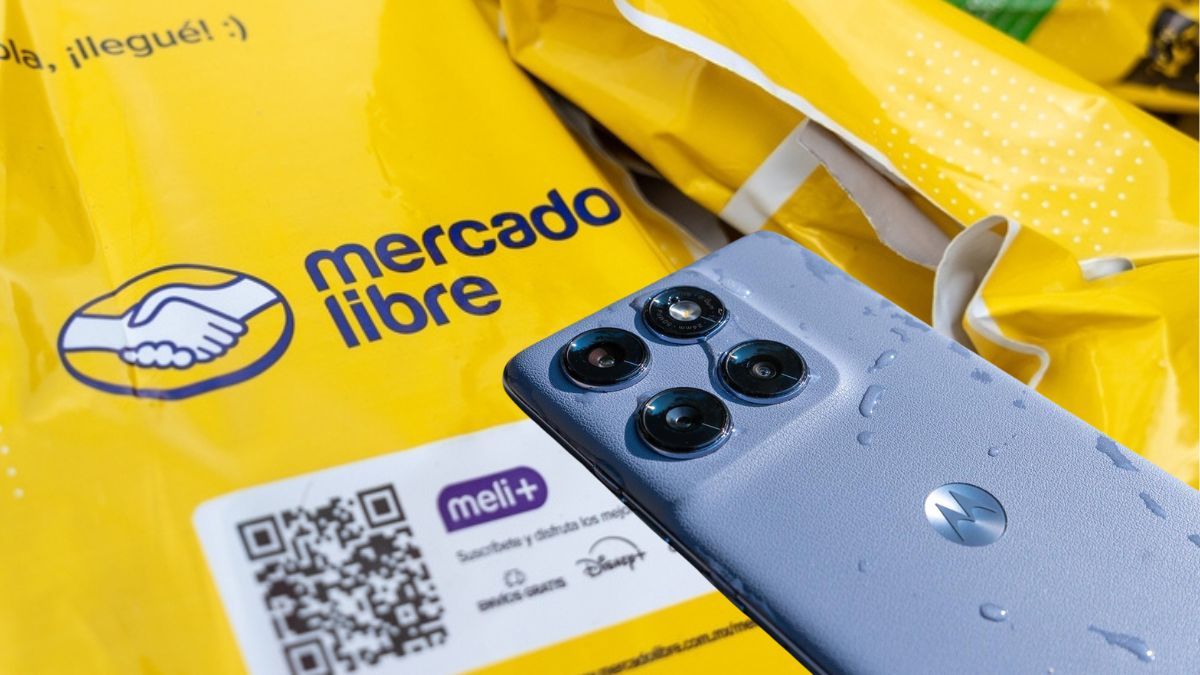 Este teléfono es resistente al agua y al polvo.