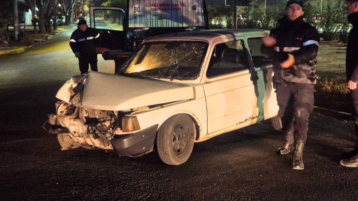 El accidente ocurrió en la lateral del Acceso Norte, en Las Heras. Foto: Pablo Gamba. El accidente ocurrió en la lateral del Acceso Norte, en Las Heras. Foto: Pablo Gamba.