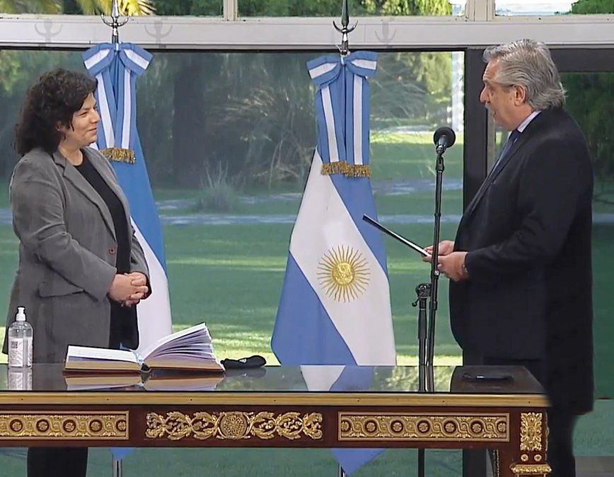 Carla Vizzotti juró como nueva ministra de Salud en un breve acto que se realizó en Olivos tras el escándalo de las vacunaciones VIP.
