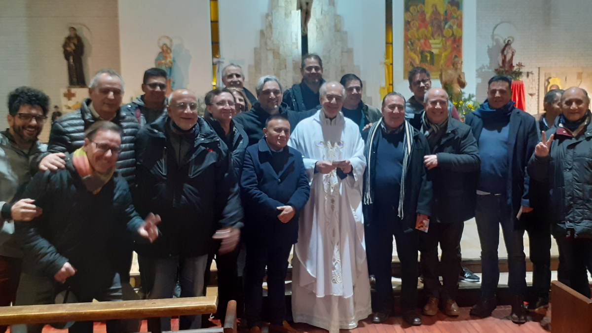 Una foto tomada después de la ceremonia religiosa.