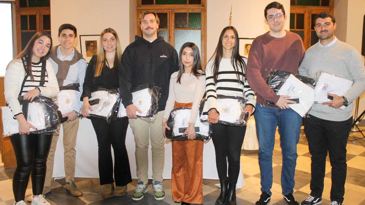 Los nuevos médicos que inician su residencia en el Hospital Español de Mendoza. Los nuevos médicos que inician su residencia en el Hospital Español de Mendoza.