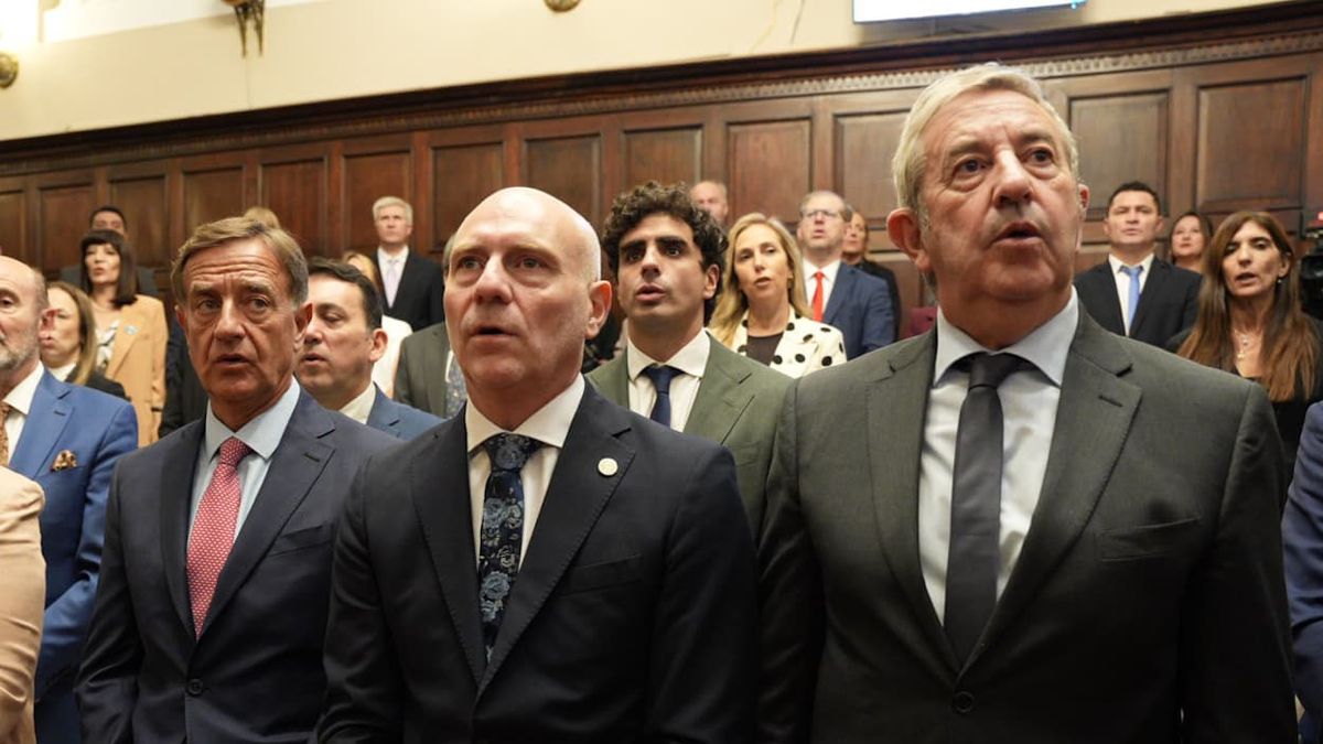 Dalmiro Garay (centro) junto a los exgobernadores Rodolfo Suarez y Julio Cobos. Imagen ilustrativa.