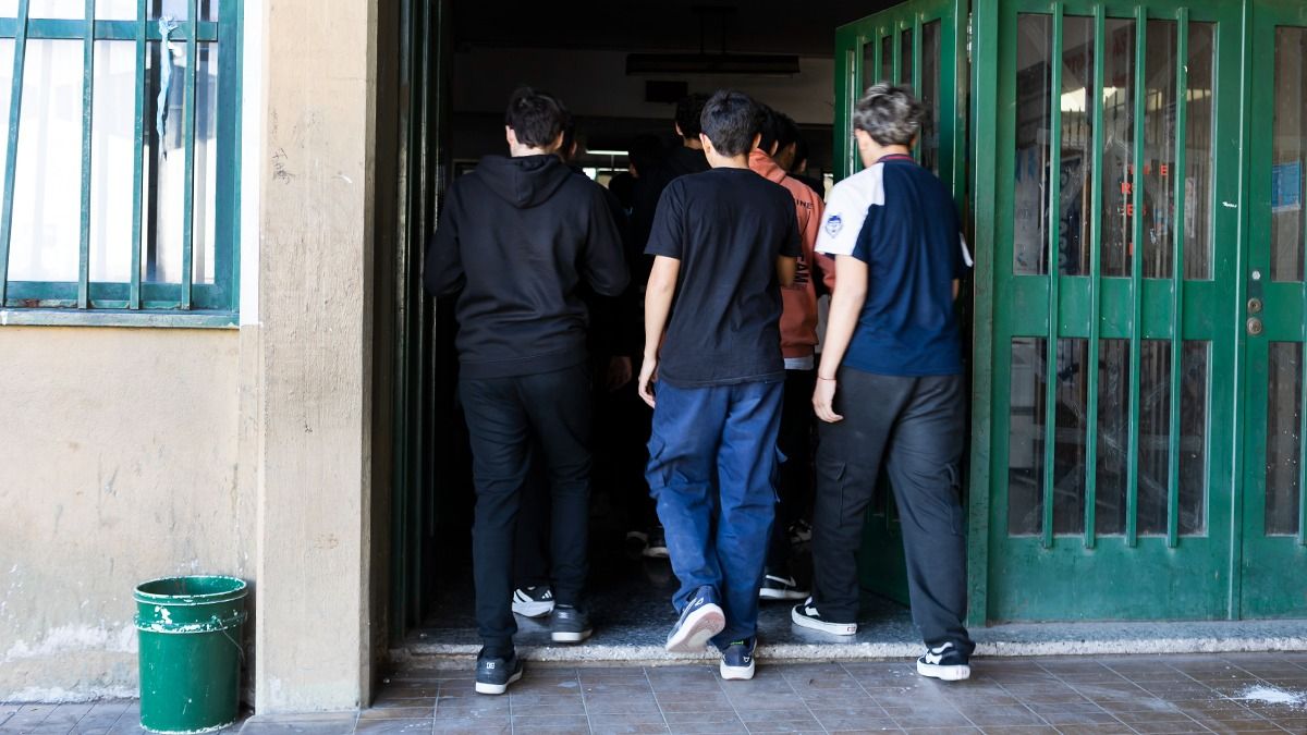 La DGE asignó banco en la Secundaria a otros 7.000 inscriptos y aún quedan 3.000 vacantes