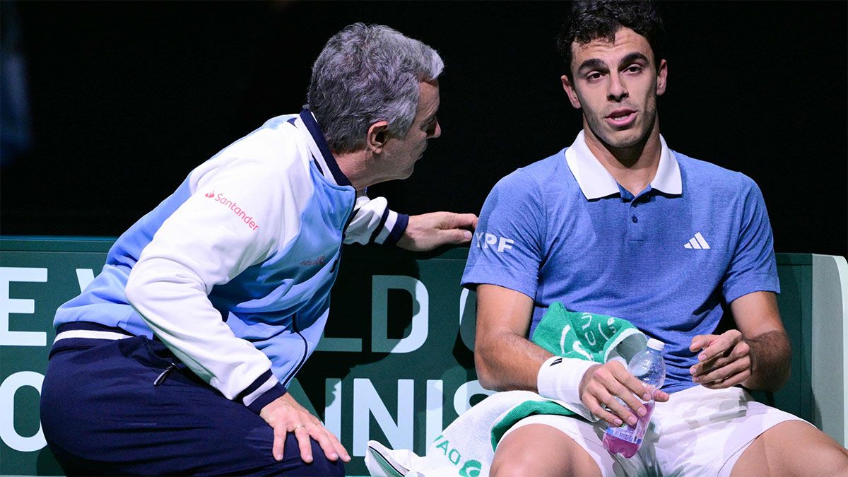 Javier Frana le da consejos a Francisco Cerúndolo.