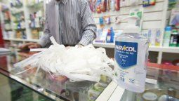 Faltante y precios por las nubes para barbijos y alcohol en gel en Mendoza
