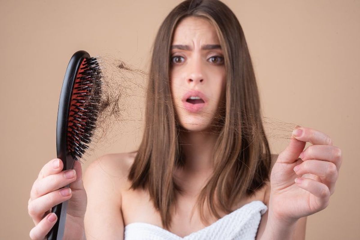 El pescado es un superalimento perfecto que te ayudará a reducir la caída del cabello. El pescado es un superalimento perfecto que te ayudará a reducir la caída del cabello.