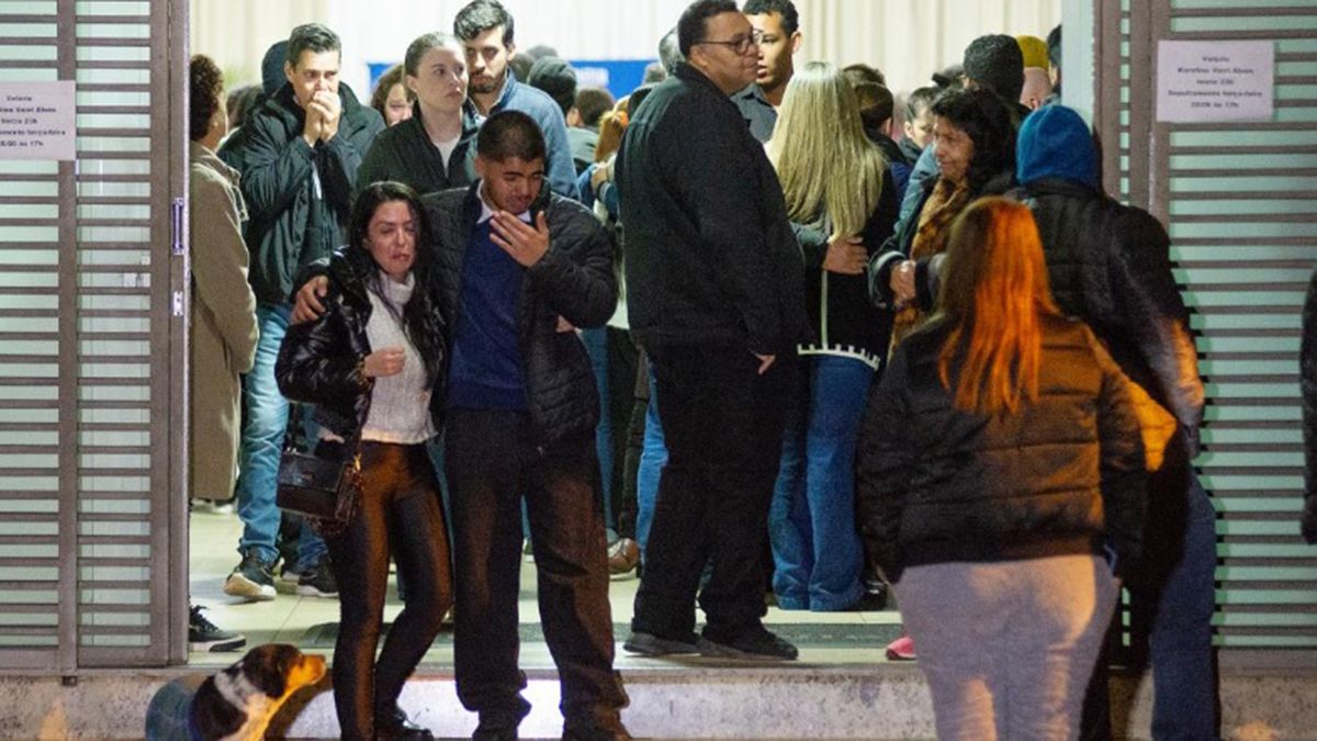 Dos estudiantes murieron al ser atacados por un ex alumno en una escuela de Brasil, que dijo haber sufrido bullying