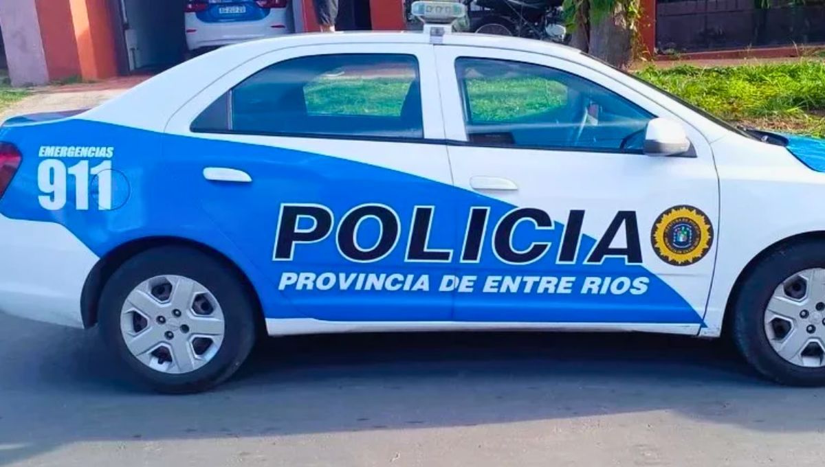 Pánico en una escuela: alumno de 13 años llevó un arma cargada en su mochila