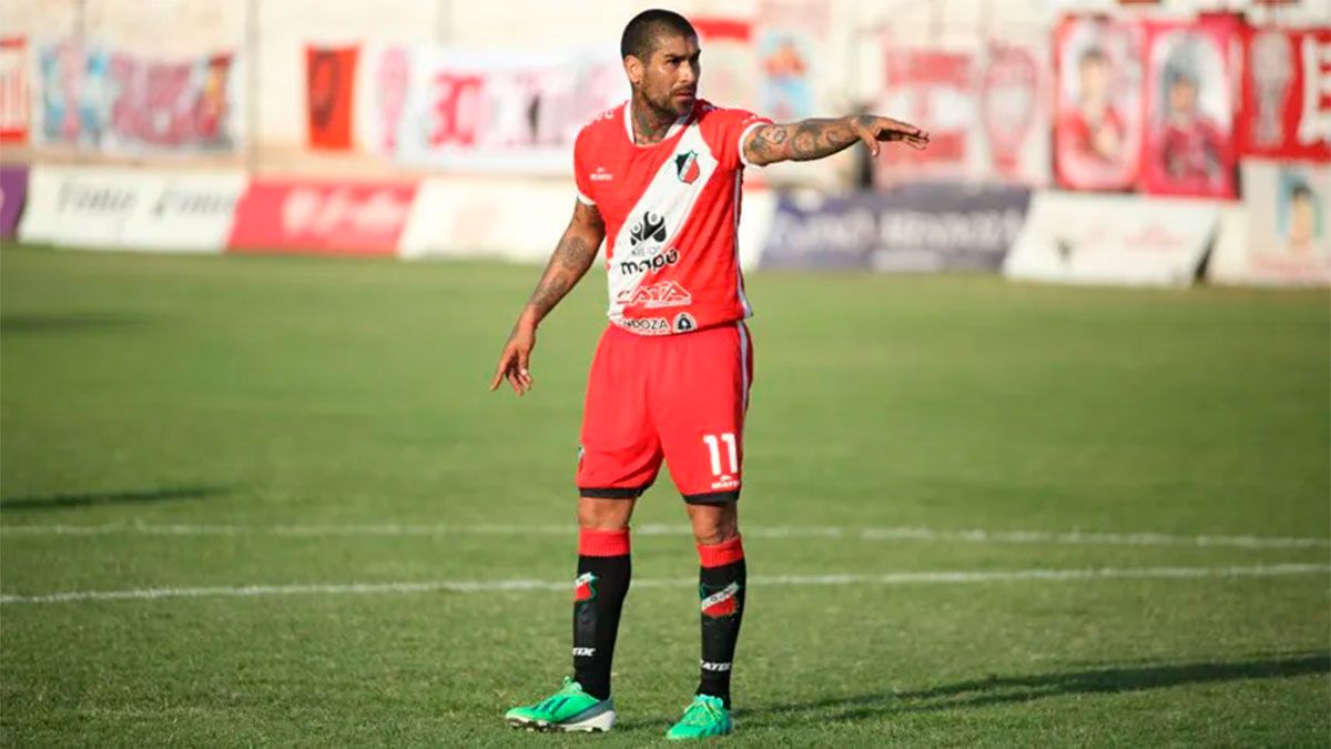 Jesús Méndez arregló de palabra su llegada a la Lepra. (Fotos Fernando Martinez/UNO).