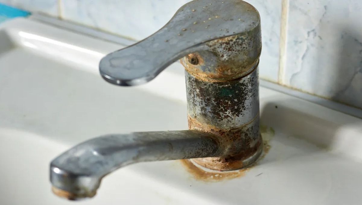 Con dos elementos, puedes eliminar el óxido de las canillas de casa.
