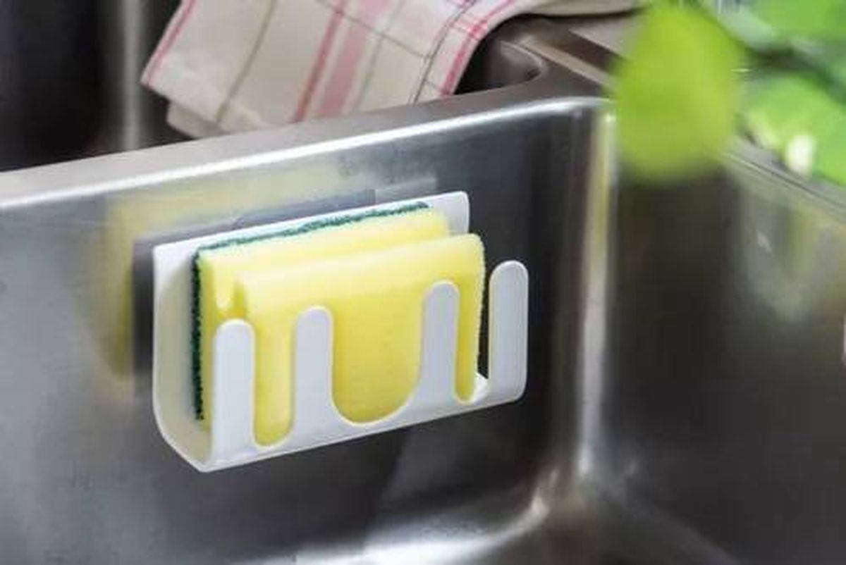 Prueba con estos trucos caseros de limpieza para higienizar en profundidad la esponja de la cocina en pocos minutos. Prueba con estos trucos caseros de limpieza para higienizar en profundidad la esponja de la cocina en pocos minutos.