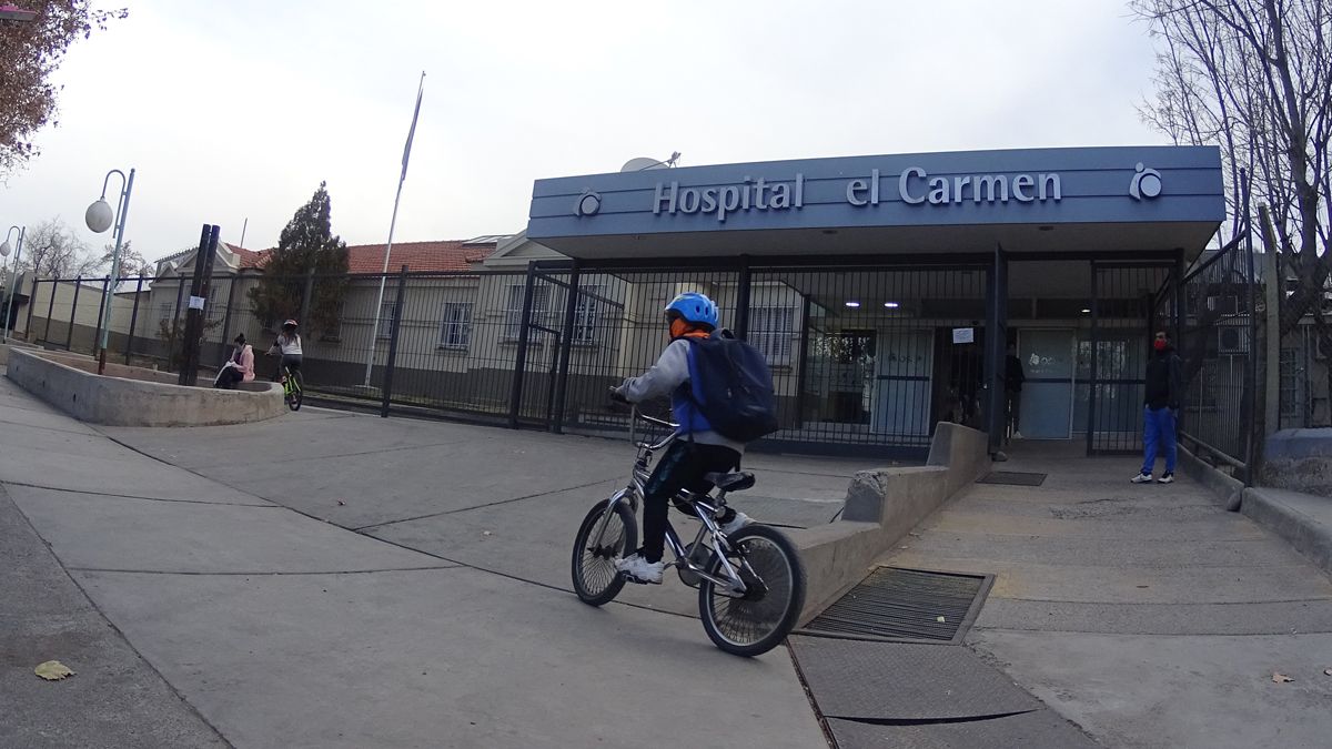 Luego de recibir un disparo en el abdomen, el hombre se tomó un colectivo y fue hasta el Hospital El Carmen. Imagen ilustrativa.