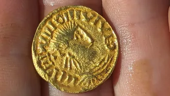 Descubren un tesoro enterrado para protegerlo de los vikingos Descubren un tesoro enterrado para protegerlo de los vikingos