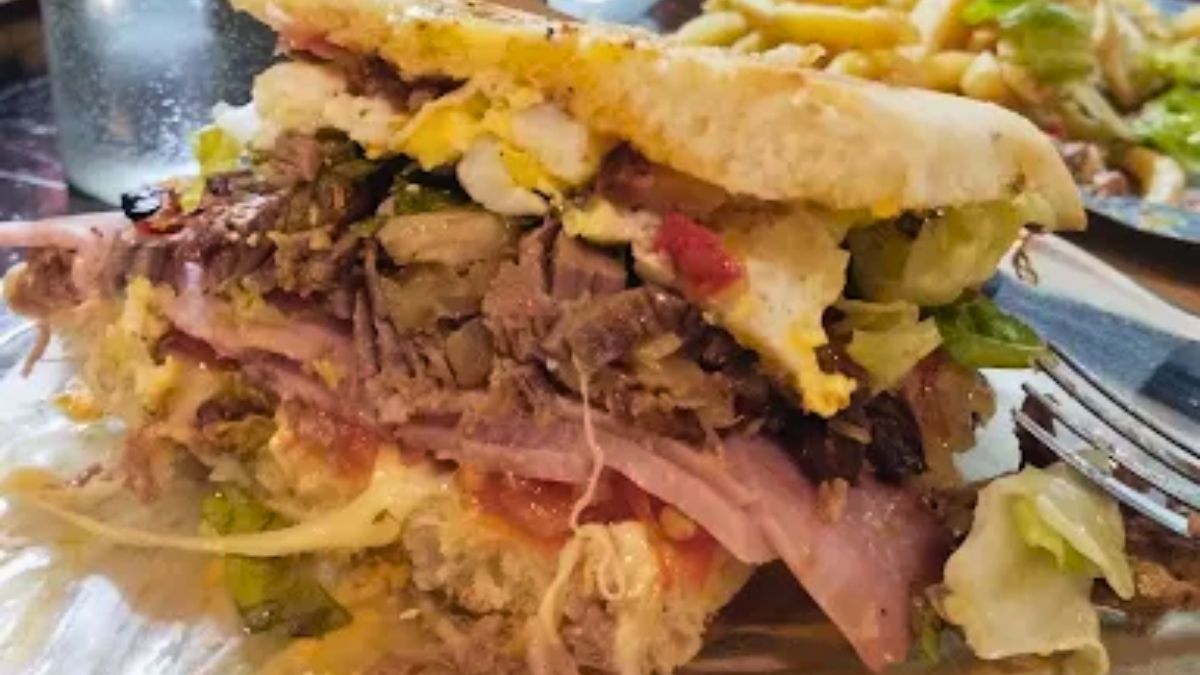 Los sánguches son una locura en este bodegón.