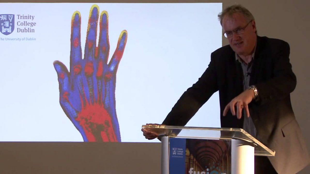 John O'Neill quiere que los países desarrollados cedan vacunas a los demás.