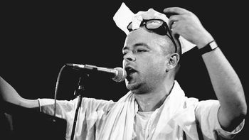 Viejos Vinagres: así se ve Peter Lanzani en la piel de Luca Prodan Viejos Vinagres: así se ve Peter Lanzani en la piel de Luca Prodan