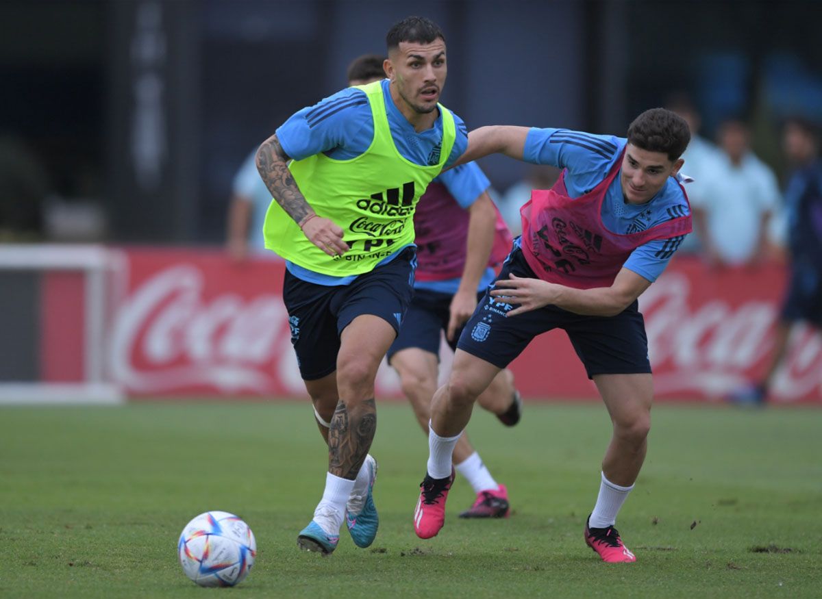 Leo Paredes y Julián Álvarez estarán en la gran fiesta en el Monumental