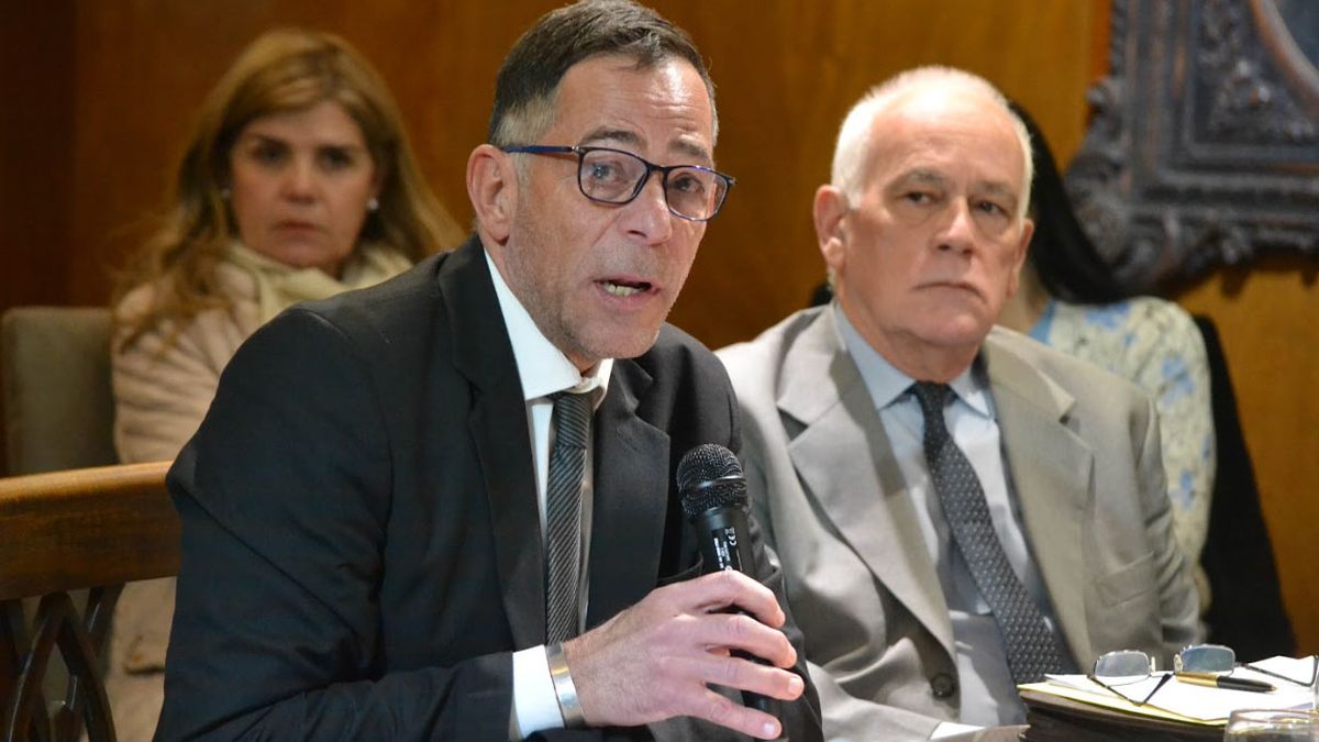 El representante del Ministerio Público Fiscal Fernando Guzzo, a favor de sacar los celulares de las cárceles de Mendoza. El representante del Ministerio Público Fiscal Fernando Guzzo, a favor de sacar los celulares de las cárceles de Mendoza.