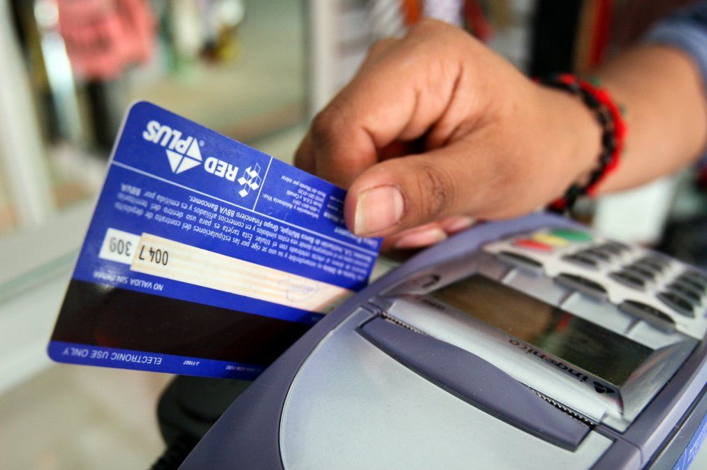 Los comerciantes ponen límites a las compras con tarjetas de crédito
