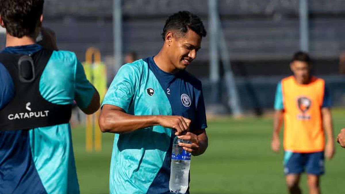 Alfredo Berti le devuelve la titularidad a Costa.