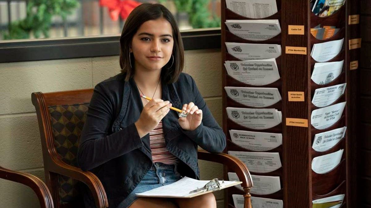 Isabela Merced, la actriz y cantante estadounidense-peruana, es una de las protagonistas de esta comedia que se puede ver en Netflix.