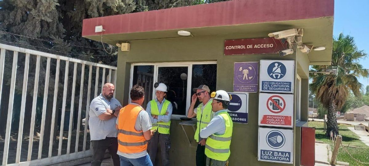 Personal de la Policía Ambiental Minera. Personal de la Policía Ambiental Minera.