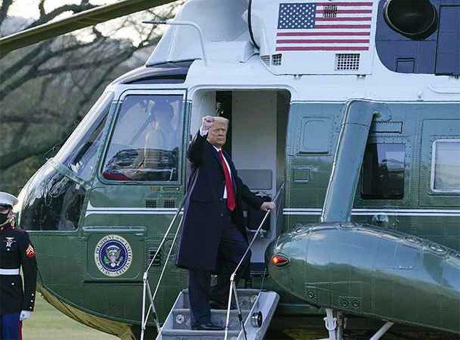 Trump se fue literalmente por la puerta de atrás de la Casa Blanca. No estuvo en la asunción de Biden, que desestimó el muro en la frontera entre Estados Unidos y México en su primer día.